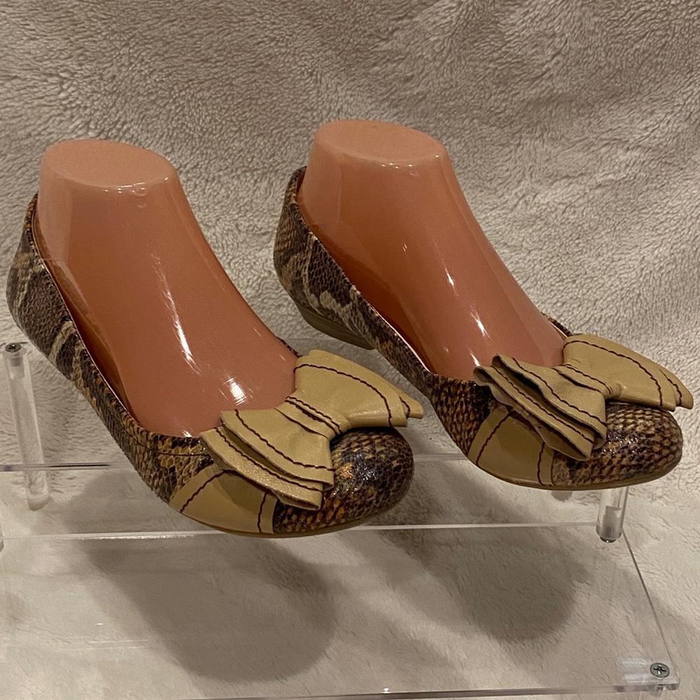 Naturalizer N2 Comfort Decade Snakeskin Pattern Slip-on Flats Shoes Size 6.5 EUC